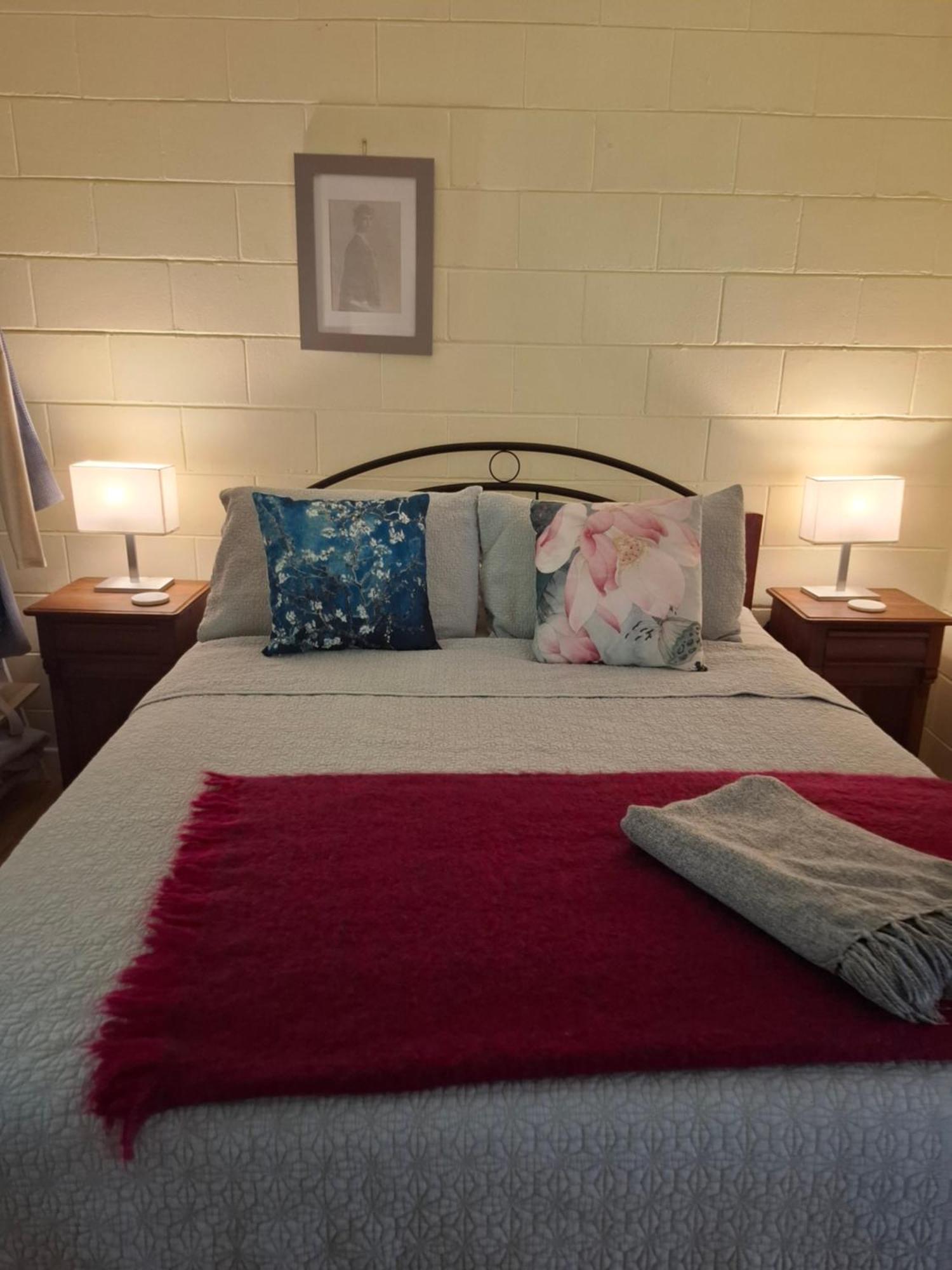 J & Ella'S Holiday House - 1 Bedroom, 1 Bathroom Home Cooktown Eksteriør billede