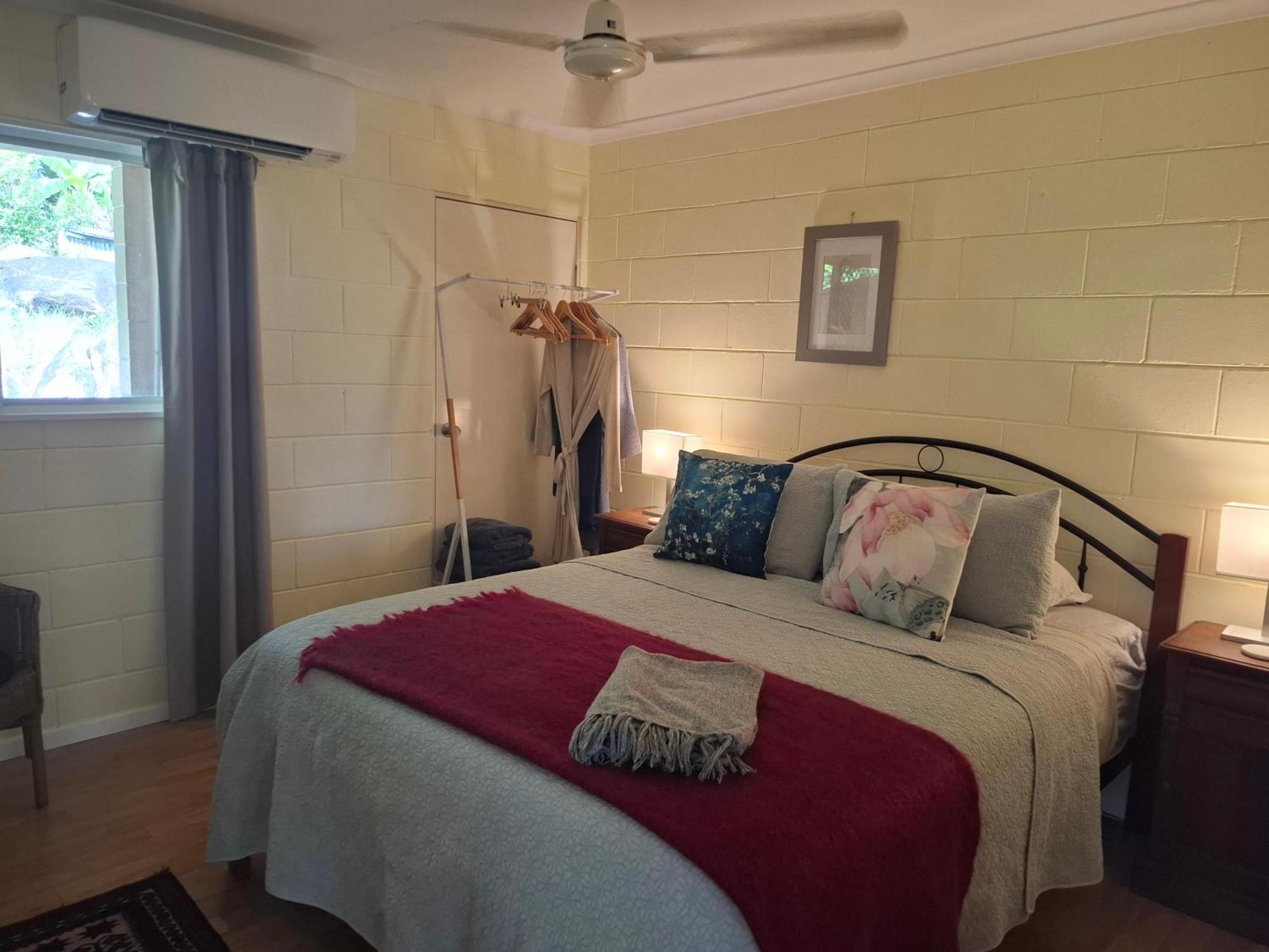 J & Ella'S Holiday House - 1 Bedroom, 1 Bathroom Home Cooktown Eksteriør billede