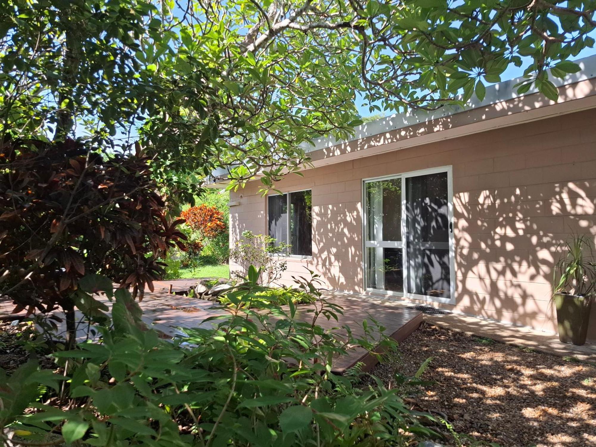 J & Ella'S Holiday House - 1 Bedroom, 1 Bathroom Home Cooktown Eksteriør billede